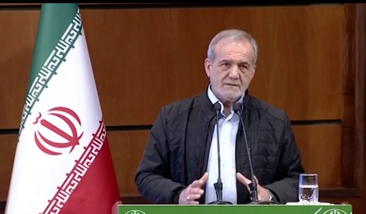 پزشکیان: آینده کشور به دست معلمان ساخته می شود/ تاکید دوباره بر عدالت آموزشی