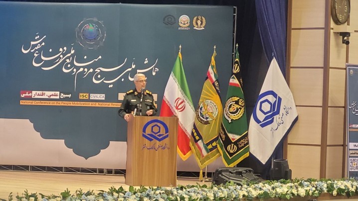 سرلشکر باقری:تشییع سیدحسن درتاریخ منطقه ماندگار شد/ قدردانی از بسیج برای کمک به ساختن کشور