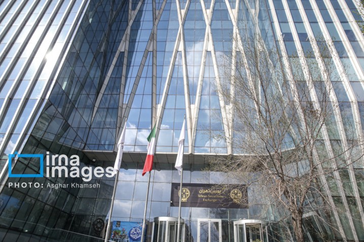 بازگشت حقیقی‌ها به بازار سهام