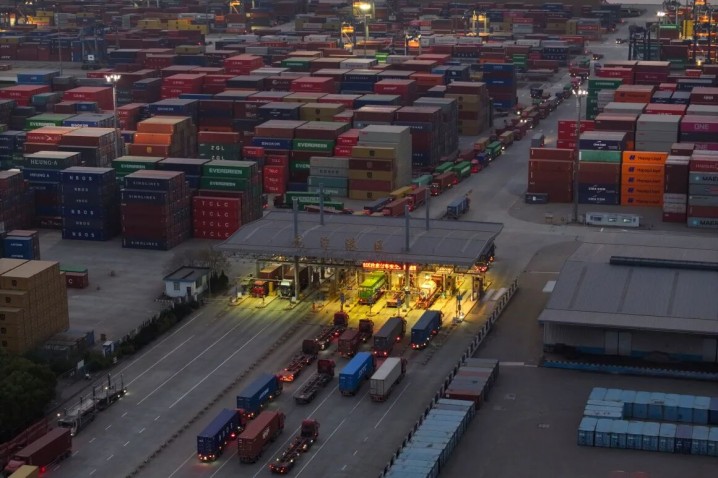 چراغ سبز ترامپ به خزانه‌داری آمریکا برای کاهش تعرفه چین