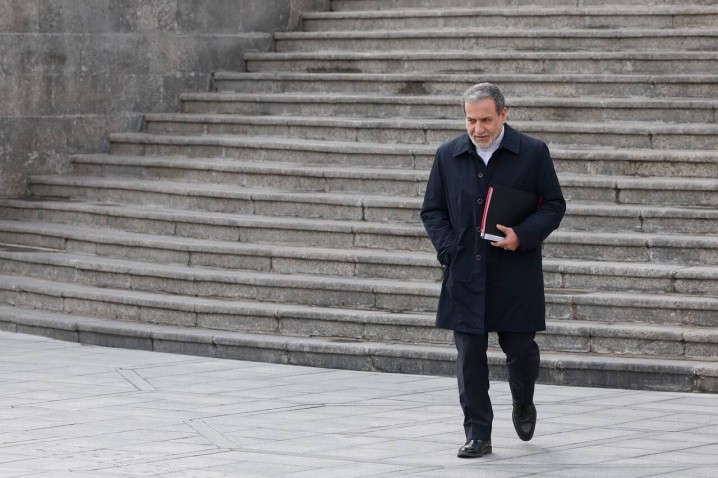 دیپلماسی ایران و آمریکا و بدخواهان آن/ چرا منطق ایران احتیاط است؟