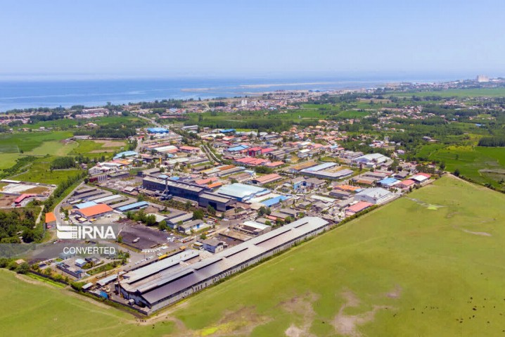 استاندار گیلان: دولت از واحدهای تولیدی خسارت دیده حمایت می‌کند