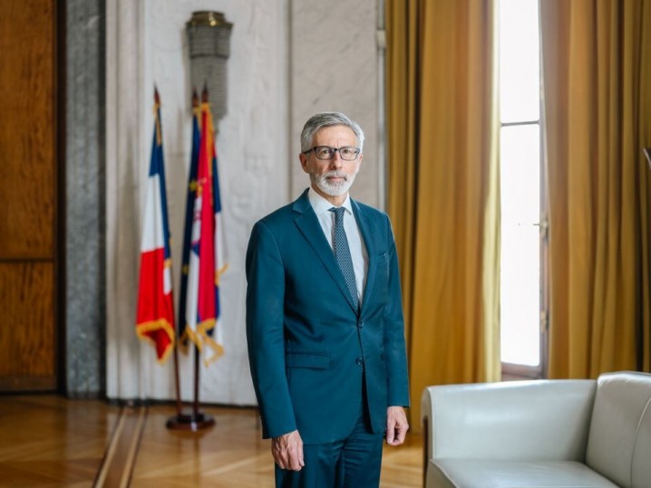 آشنایی با سفیر جدید فرانسه در ایران؛ دیپلماتی با حافظه تاریخی از تهران