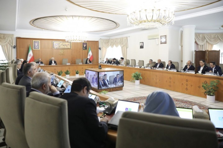 عارف: تریبون‌داران اظهاراتی مطرح نکنند که موجب کاهش وحدت و انسجام ملی شود