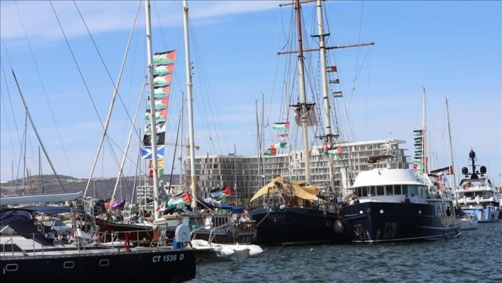 رژیم صهیونیستی چندین کشتی ناوگان جهانی الصمود را توقیف کرد