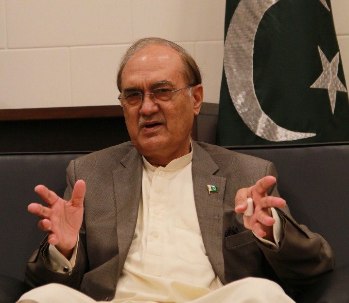 وزیر دفاع سابق پاکستان: حامیان تحریم ایران از اقدام خود پشیمان خواهند شد