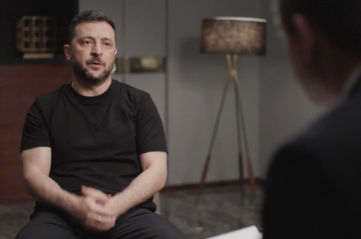 زلنسکی: درهای مذاکره با روسیه باز است/ترامپ می‌تواند پوتین را به میز مذاکره بیاورد