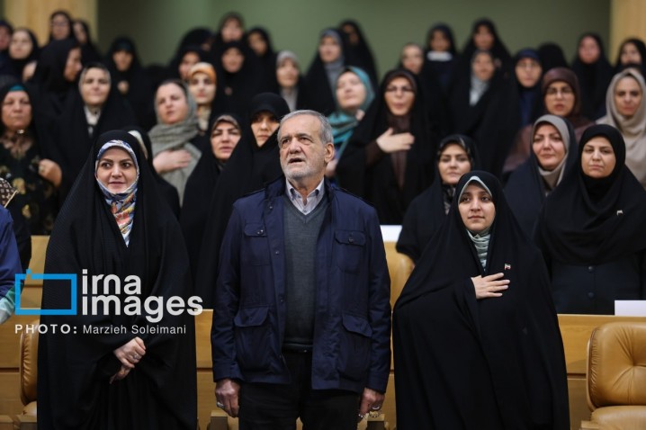 رئیس جمهور: زنان سازندگان کشور و آینده هستند