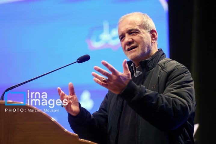 پزشکیان: احساس بی مسئولیتی جامعه را از هم می پاشد/ ضرورت جلب رضایت ارباب رجوع