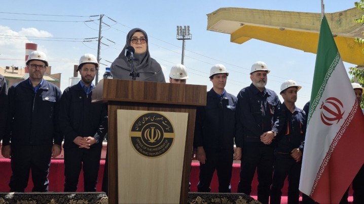 مهاجرانی: دولت با بی‌عدالتی ارتباطی کاملا مخالف است/آرزوی کسب افتخار برای ملی‌پوشان فوتبال