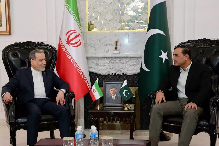 توپ مذاکرات در زمین واشنگتن: آمریکا طرح مذاکراتی ایران را برای پایان جنگ بررسی می‌کند
