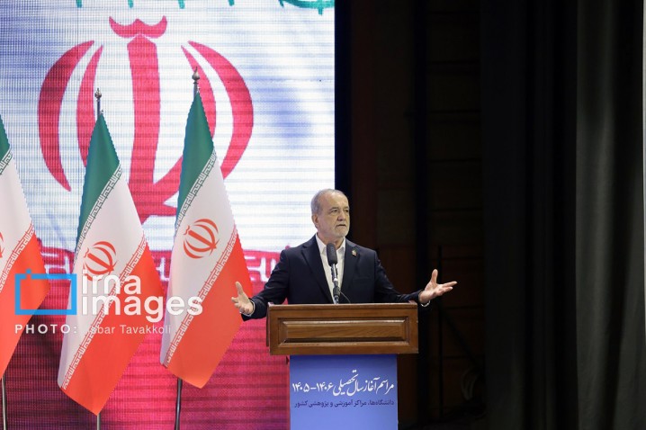رئیس‌جمهور: نمی‌توان با یک نسخه یا مداخله، مشکلات را حل کرد