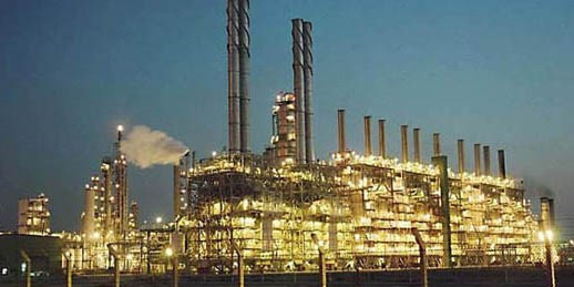 موضوع خروج پتروشیمی‌ها از بورس کالا به صحن علنی مجلس کشید