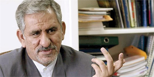 اولویت‌های اقتصادی دولت در سال۹۵/ارز را با دستور تک نرخی نمی‌کنیم