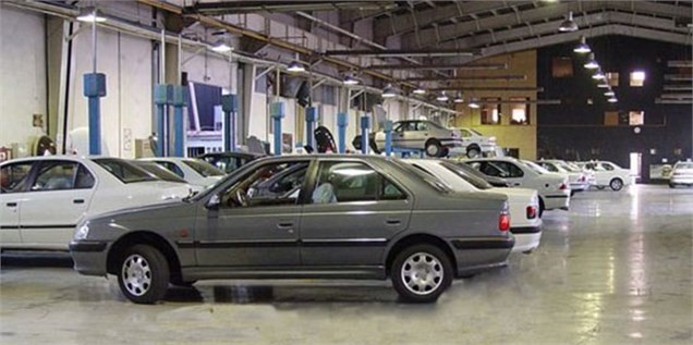 قیمت یک خودروی داخلی کاهش یافت