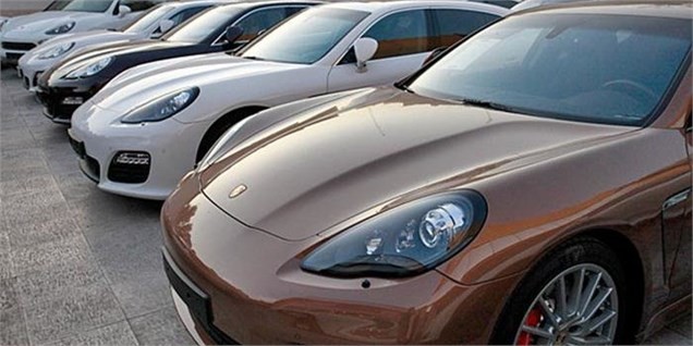 یک مسئول وزارت صنعت: آزادسازی ورود خودروهای بالای ۲۵۰۰ سی‌سی قویا تکذیب می‌شود