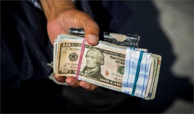 مصوبه بانک مرکزی برای تخصیص ارز مسافرتی/ مصیبت بازار قاچاق ارز