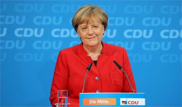 مرکل از سخنان وزیر خارجه آلمان درباره نظام‌های پرداخت مالی مستقل با ایران عقب نشینی کرد