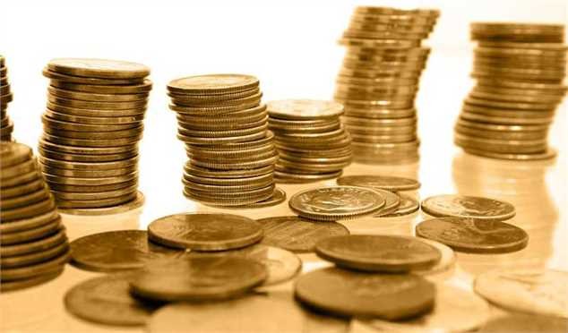 قدرت برخی از سوداگران بیشتر از بانک مرکزی است/ با سیاست‌گذاران خاطی برخورد شود