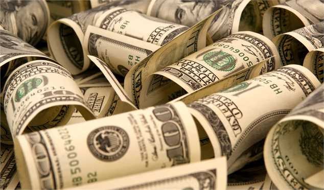 چرا دولت قادر به کاهش قیمت دلار نیست؟