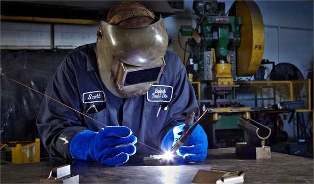 کاهش نرخ بیکاری به ۱۰.۵ درصد