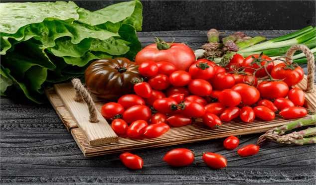 گرانی ۴۰ درصدی قیمت گوجه و پیاز؛ بازار تا ۴۵ روز آینده متعادل می‌شود