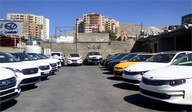 کاهش قیمت ۵۰ میلیونی مزدا ۳/هیوندای آزرا ۲۰۰ میلیون تومان گران‌تر شد