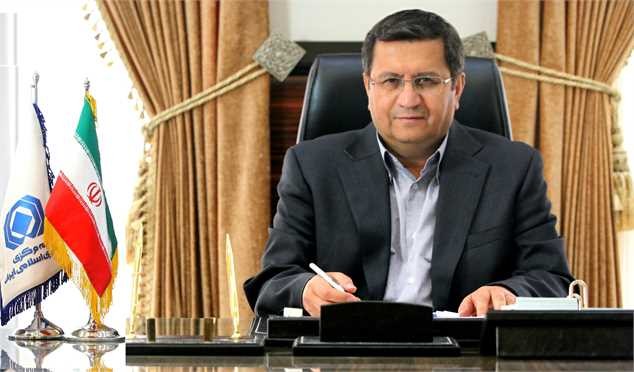 همتی: نرخ ارز باید با سازوکار بازار و مستقل از سیاست بودجه تعیین شود