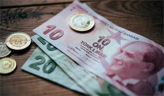 ریزش لیر در اولین روز هفته در بازار تهران