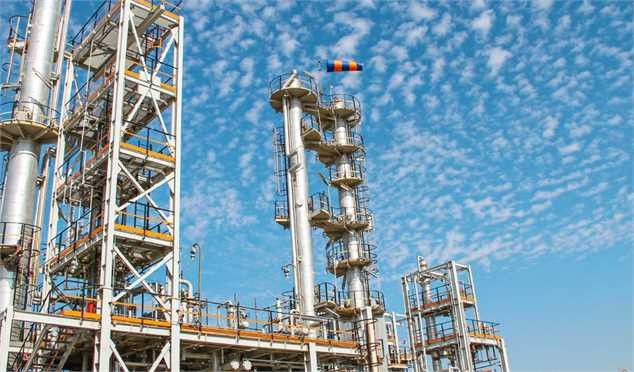 گاز باید به قیمت صادراتی به پتروشیمی‌ها فروخته شود/ تولید متانول صرفه اقتصادی ندارد