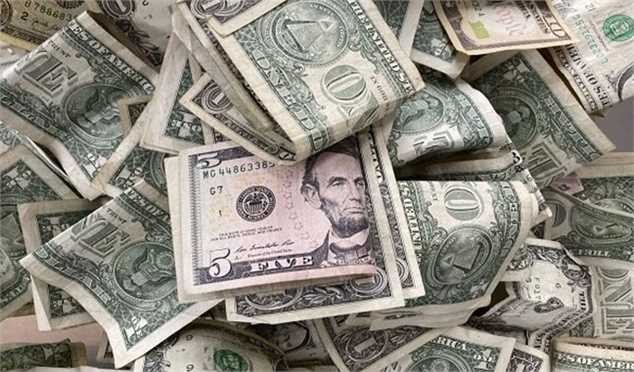 دلار در صرافی‌ها زیر نرخ مرکز مبادله خریداری می‌شود