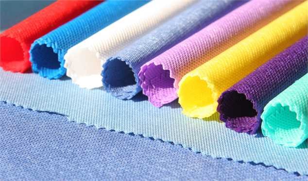 قاچاق و کالاهای تقلبی به تولید و اشتغال لطمه می‌زند/ افزایش ۲۰ درصدی تولید منسوجات نبافته