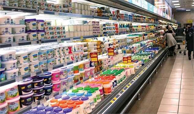 کاهش ۸۰ درصدی تعداد شرکت‌های لبنی ایران/ انبار ۱۰۰ هزار تن شیر خشک