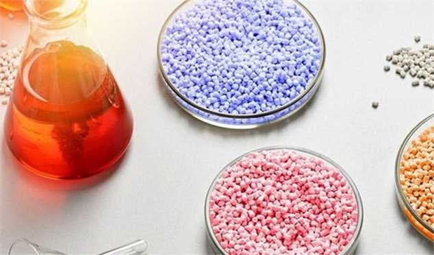 عقبگرد قیمت‌های پایه پتروشیمیایی در بازار داخلی