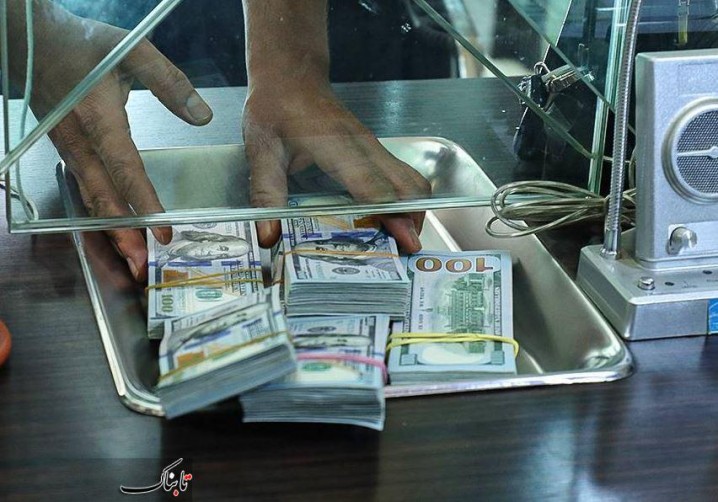 تجدیدپذیر‌ها به داد بی برقی مردم نمی‌رسند/دلار‌های صندوق توسعه کجا خرج می شود؟