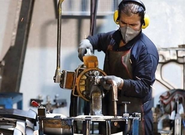 گزارش کمیسیون اصل 44 از تعلل دستگاه‌ها در اجرای قانون تسهیل صدور مجوزها