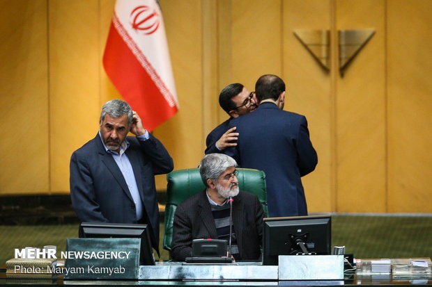 تریبون یکطرفه مطهری در دفاع ازسران فتنه/میکروفون مخالفان خاموش شد