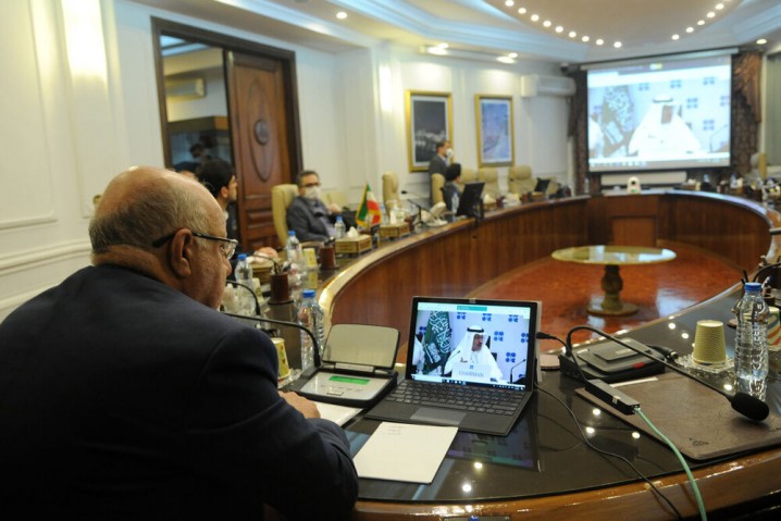 OPEC, allies reach primary agreement to balance oil market