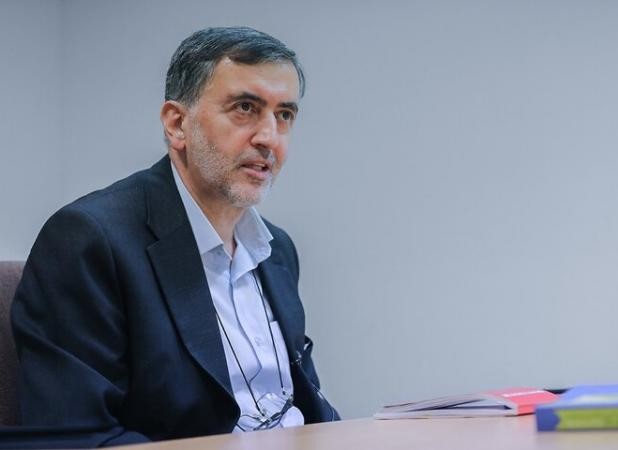 گنجی: هر آنچه که منشأ تنش در کشور است را کنار بگذاریم