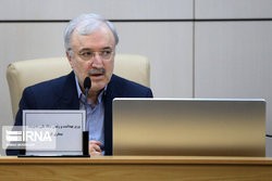 نامه گلایه‌آمیز وزیر بهداشت به وزیر صنعت درباره احتکار ماسک: با شعار فریبنده تولید روزی چند میلیون ماسک، به شدت مورد شماتت قرار گرفته‌ایم