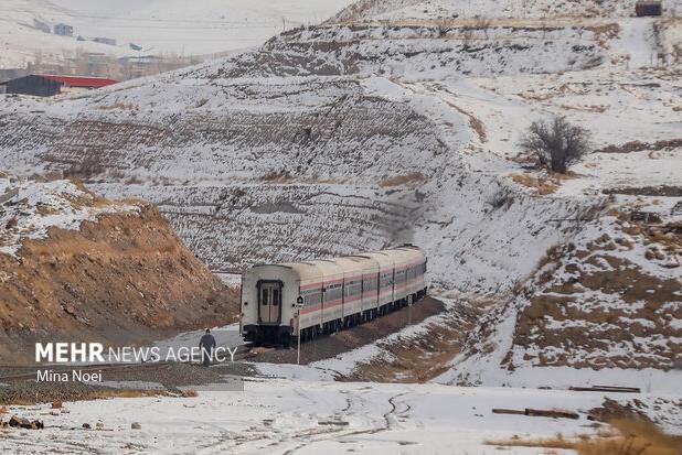انتشار ۱۵ هزار میلیارد تومان اوراق برای نوسازی ناوگان ریلی کلید خورد