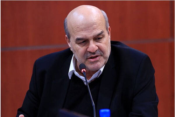 عیسی کلانتری: آمار اشتباه برخی وزرا برای دولت هزینه آفرین است