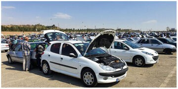 قیمت خودرو در بازار ارزانتر از کارخانه شد!