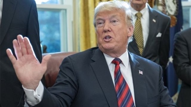 رئیس‌جمهور آمریکا اقدام سعودی‌ها درخصوص قتل روزنامه‌نگار منتقد را بدترین سرپوش‌گذاری و لاپوشانی در تاریخ لاپوشانی‌ها توصیف کرد.