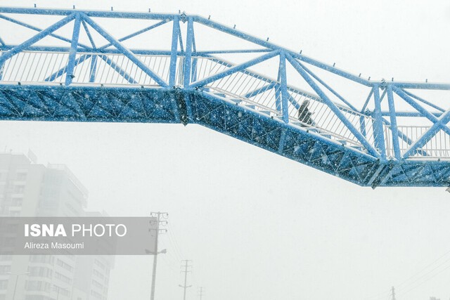 بارش برف و باران در غالب نقاط کشور/ تداوم آلودگی هوای شهرهای صنعتی