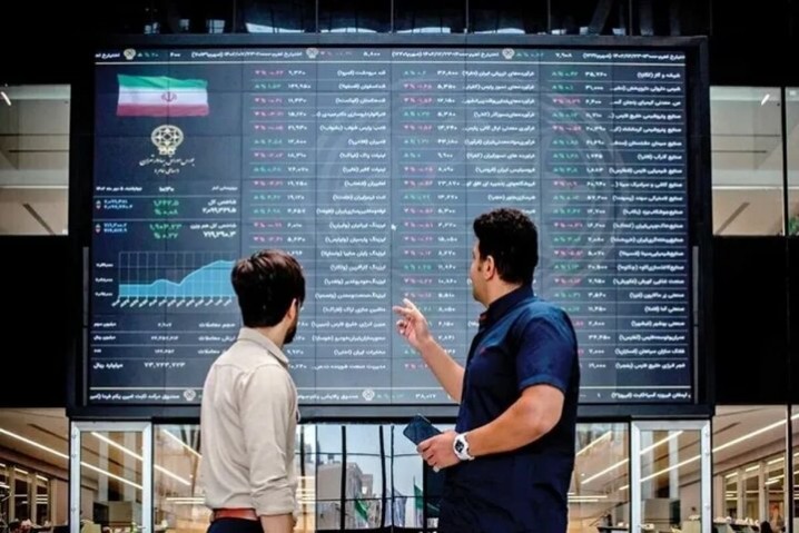 بورس از مرز سه‌میلیون واحد عبور کرد/ بازار سرمایه به قله رسید
