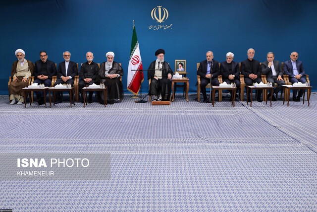 رهبر انقلاب: رئیس‌جمهور برای انتخاب وزیران با من مشورت کردند