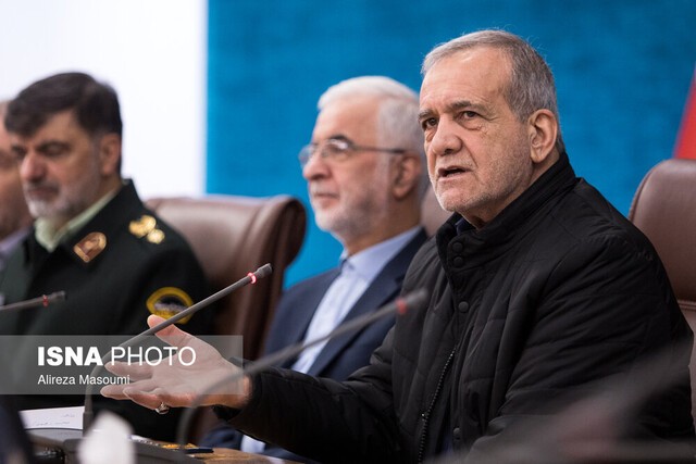 پزشکیان: با جدیت پیگیر صدور به موقع مجوزهای مورد نیاز سرمایه‌گذاران هستیم