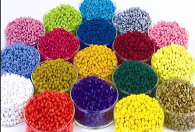 جدول مقایسه‌ای قیمت های پایه محصولات پلیمری در تاریخ 17 و 24 آذر 98 