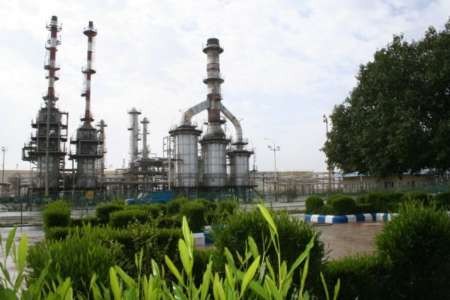 آتش سوزی در پالایشگاه نفت لاوان مهار شد